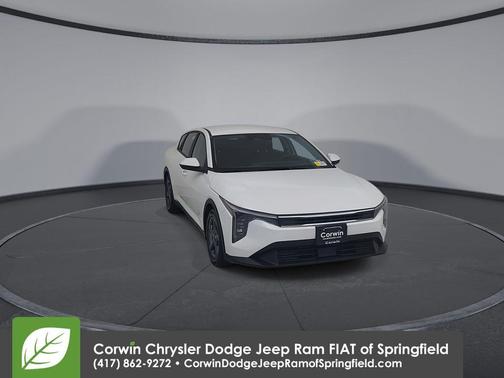 Snow White Pearl 2025 Kia K4
