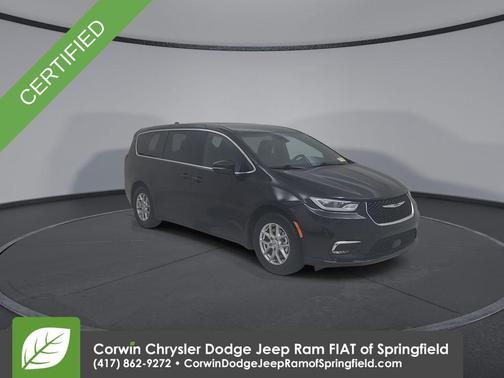 Diamond Black 2025 Chrysler Pacifica Select