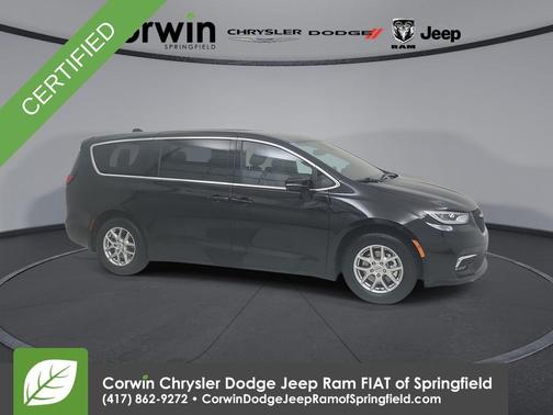 Diamond Black 2025 Chrysler Pacifica Select