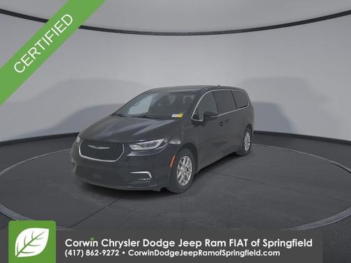 Diamond Black 2025 Chrysler Pacifica Select