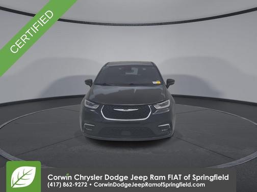 Diamond Black 2025 Chrysler Pacifica Select