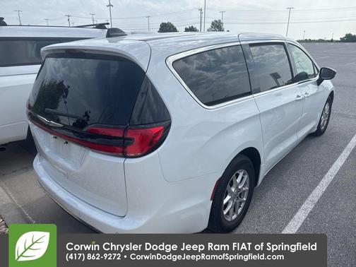 2024 Chrysler Pacifica Touring-L