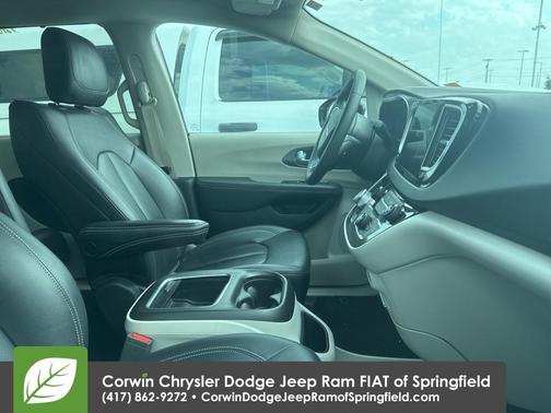 2024 Chrysler Pacifica Touring-L