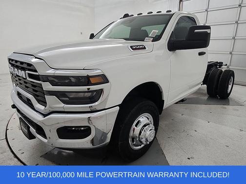 Bright White Clearcoat 2026 RAM 3500 Tradesman/Big Horn