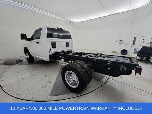 Bright White Clearcoat 2026 RAM 3500 Tradesman/Big Horn