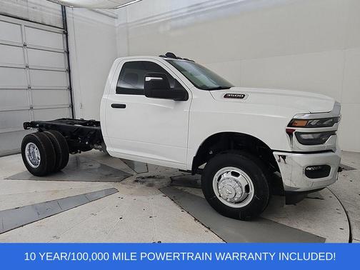 Bright White Clearcoat 2026 RAM 3500 Tradesman/Big Horn
