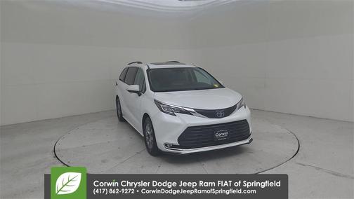 2023 Toyota Sienna XLE