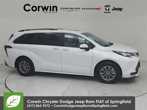 2023 Toyota Sienna XLE
