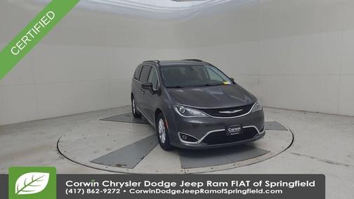 Granite Crystal Clearcoat Metallic 2019 Chrysler Pacifica Touring-L
