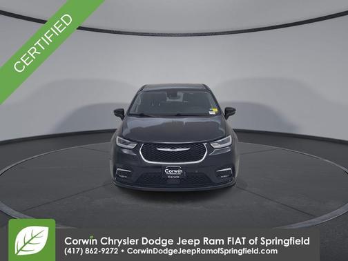 Brilliant Black Crystal Pearlcoat 2023 Chrysler Pacifica Touring-L