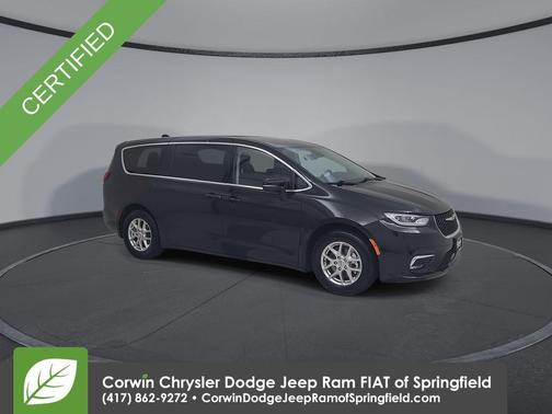Brilliant Black Crystal Pearlcoat 2023 Chrysler Pacifica Touring-L
