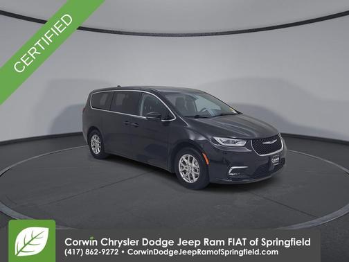 Brilliant Black Crystal Pearlcoat 2023 Chrysler Pacifica Touring-L