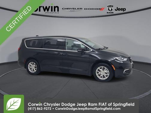 Brilliant Black Crystal Pearlcoat 2023 Chrysler Pacifica Touring-L