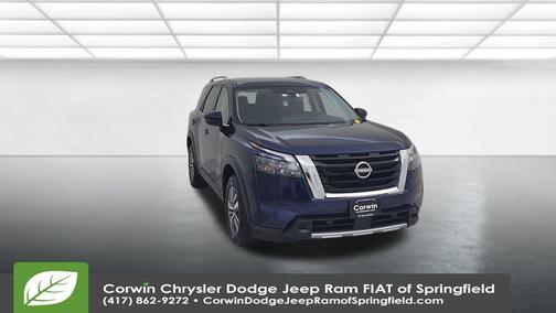 2025 Nissan Pathfinder SL