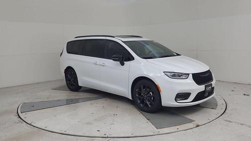 2026 Chrysler Pacifica Limited