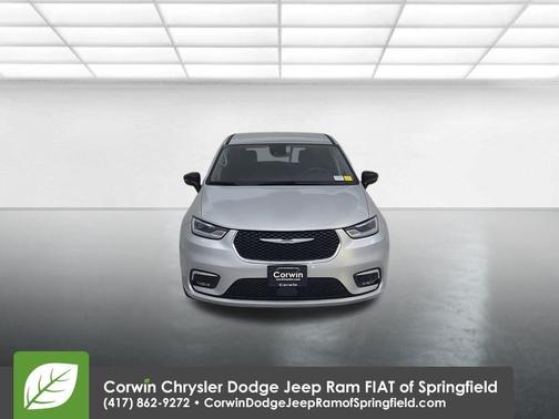 2024 Chrysler Pacifica Touring-L