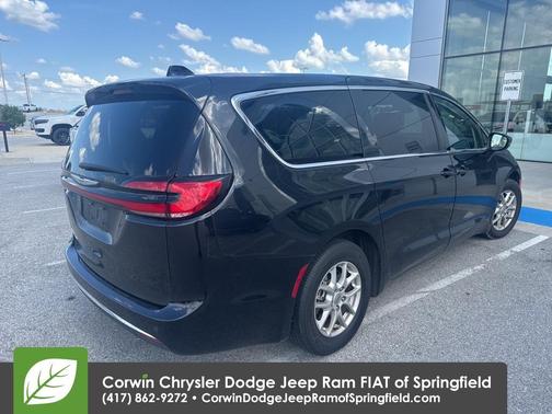 2023 Chrysler Pacifica Touring-L