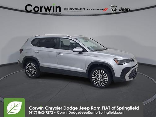 Pyrite Silver Metallic 2025 Volkswagen Taos 1.5T SE
