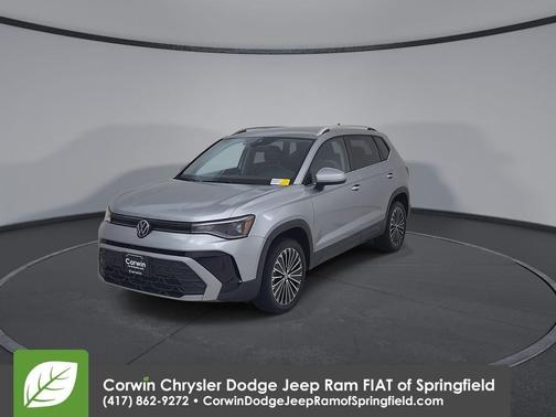 Pyrite Silver Metallic 2025 Volkswagen Taos 1.5T SE