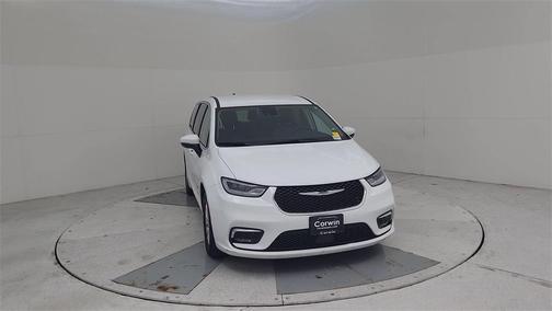 2023 Chrysler Pacifica Touring-L