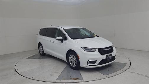 2023 Chrysler Pacifica Touring-L