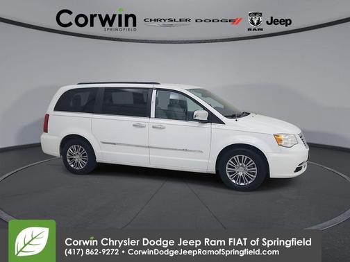 2014 Chrysler Town & Country Touring-L