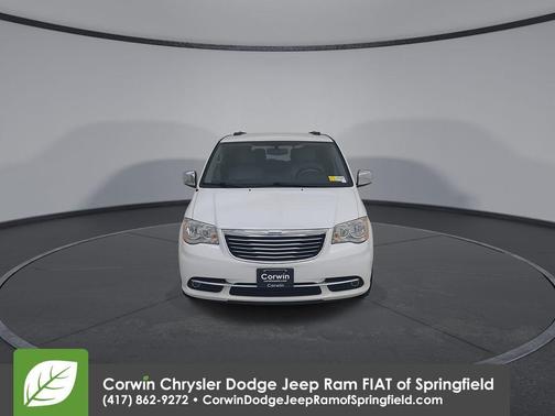 2014 Chrysler Town & Country Touring-L