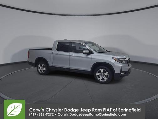Silver 2025 Honda Ridgeline RTL