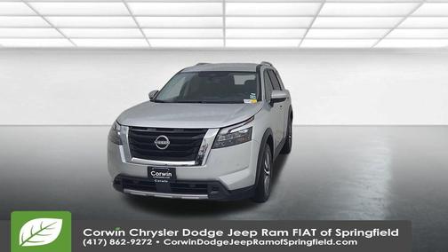 2025 Nissan Pathfinder SL