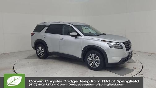 2025 Nissan Pathfinder SL