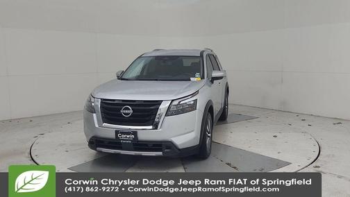 2025 Nissan Pathfinder SL