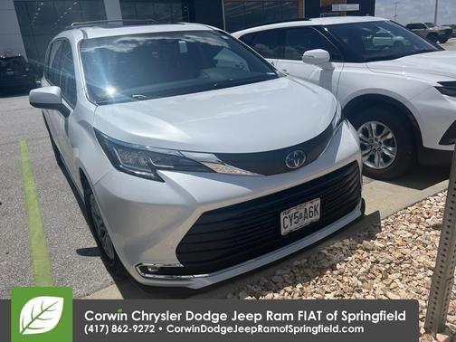 2023 Toyota Sienna XLE