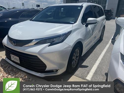 2023 Toyota Sienna XLE