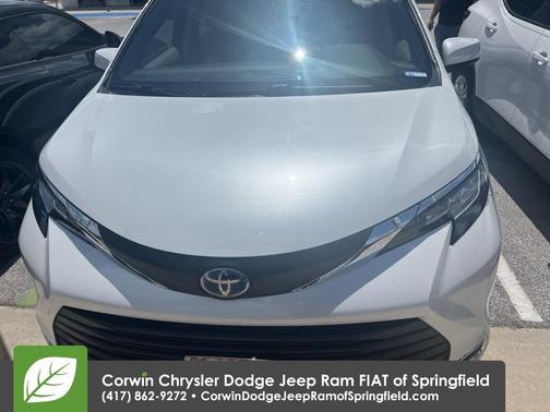 2023 Toyota Sienna XLE