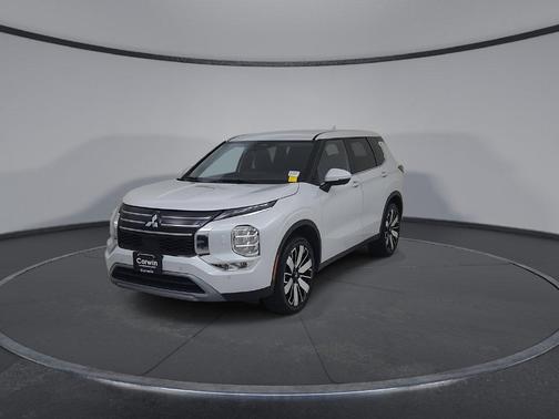 Silver 2025 Mitsubishi Outlander SE