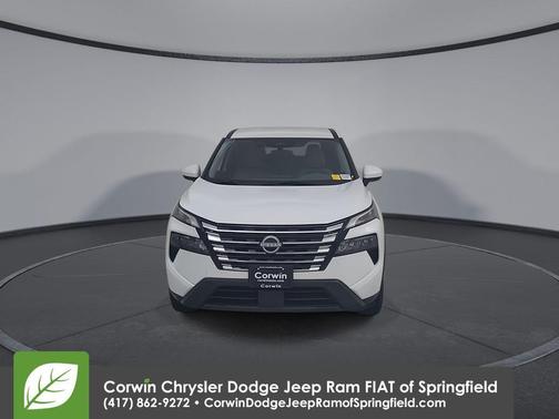 Everest White P 2025 Nissan Rogue SV