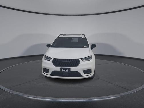 Bright White Clearcoat 2026 Chrysler Pacifica Limited