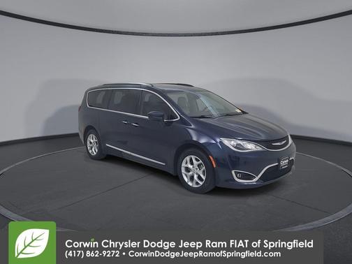 2017 Chrysler Pacifica Touring-L Plus