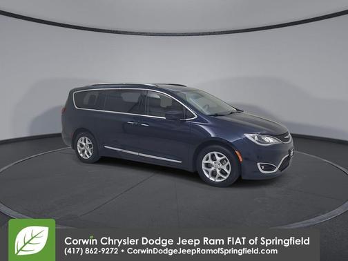 2017 Chrysler Pacifica Touring-L Plus