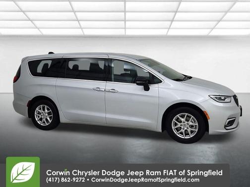 2024 Chrysler Pacifica Touring-L