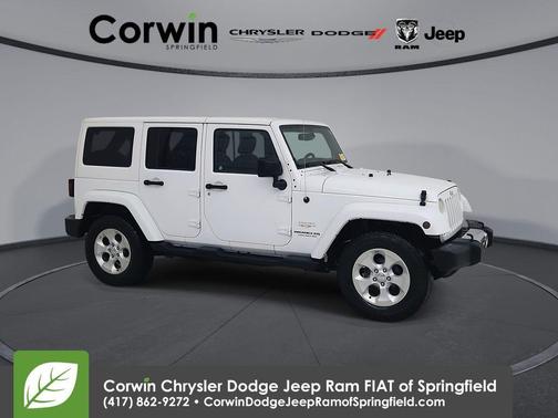 Bright White Clearcoat 2013 Jeep Wrangler Unlimited Sahara