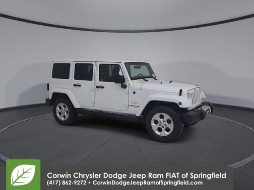 Bright White Clearcoat 2013 Jeep Wrangler Unlimited Sahara