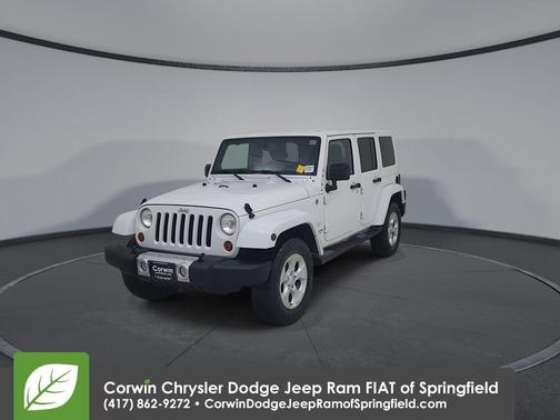 Bright White Clearcoat 2013 Jeep Wrangler Unlimited Sahara