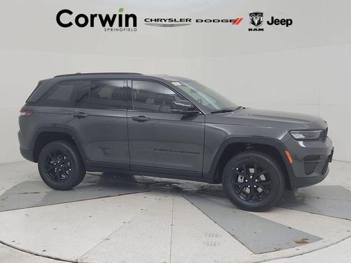 2025 Jeep Grand Cherokee Laredo