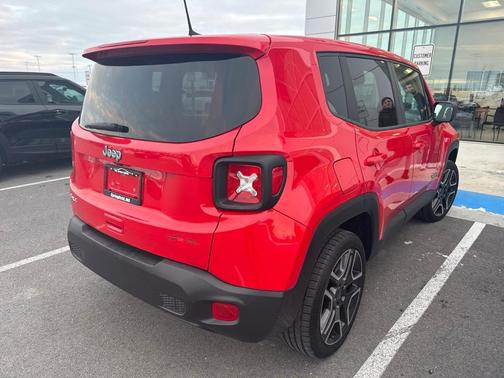 Photo 2 of 9 of 2021 Jeep Renegade Sport