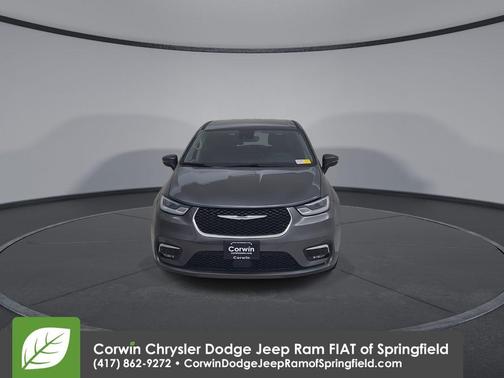 Granite Crystal Clearcoat Metallic 2023 Chrysler Pacifica Touring-L