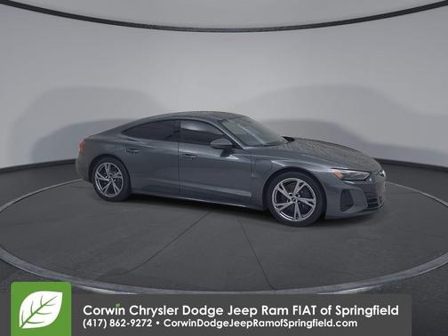 Daytona Gray Pearl Effect 2023 Audi e-tron GT Premium Plus