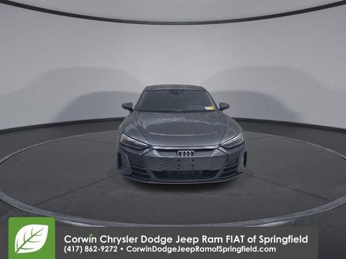 Daytona Gray Pearl Effect 2023 Audi e-tron GT Premium Plus