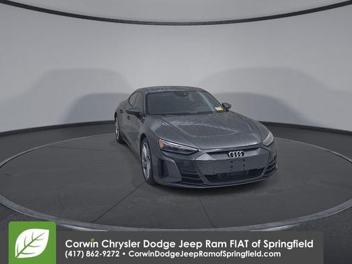 Daytona Gray Pearl Effect 2023 Audi e-tron GT Premium Plus