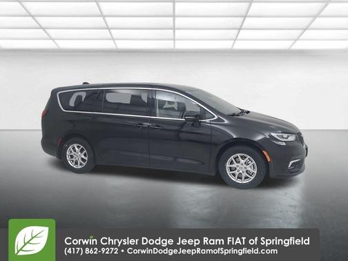 2023 Chrysler Pacifica Touring-L